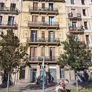 https://clot-mirabarna-apartments.topbarcelonahotels.com