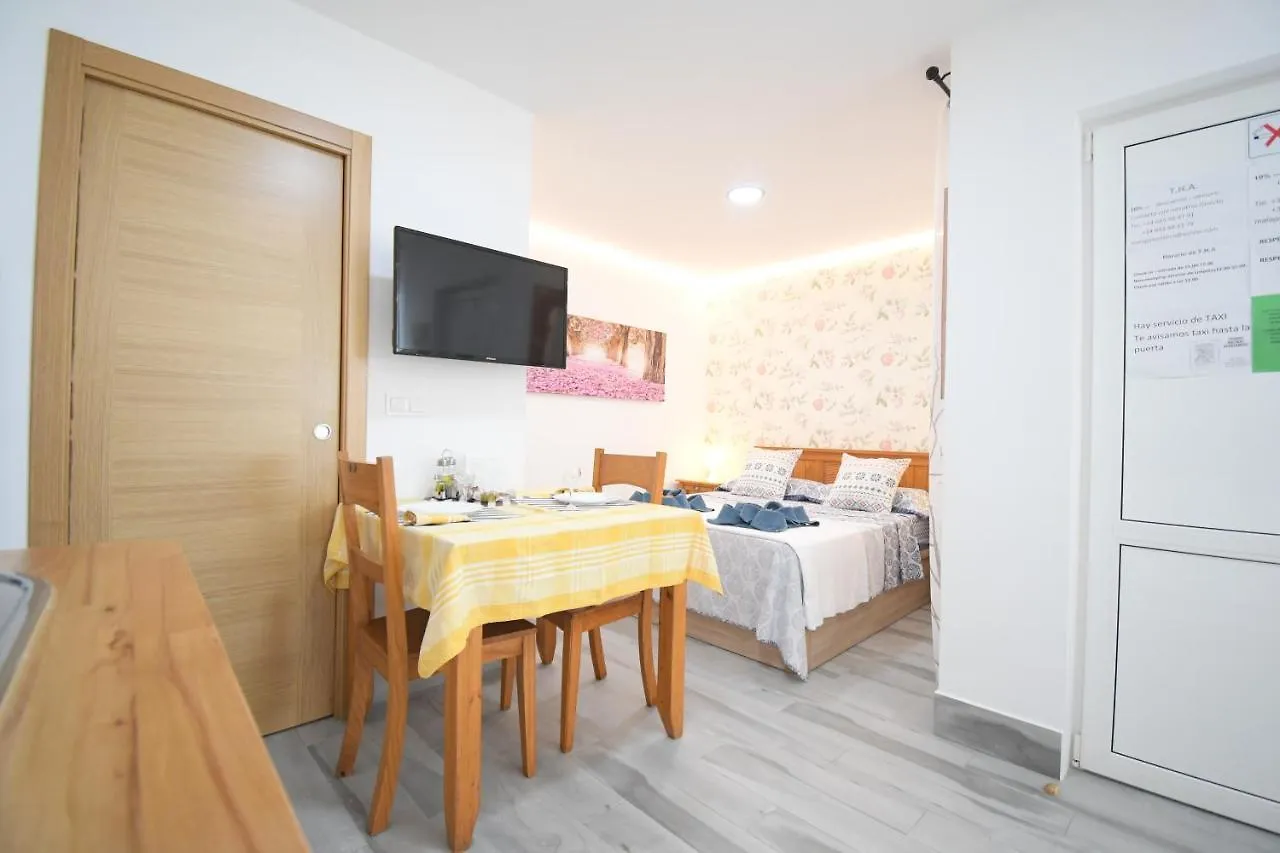 Jara Apartments ! Málaga İspanya